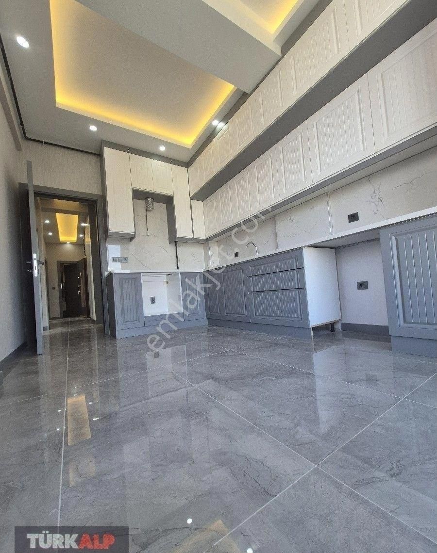 Denizli Şemiklerde Önü Parkcephe 2+1 Geniş Daire