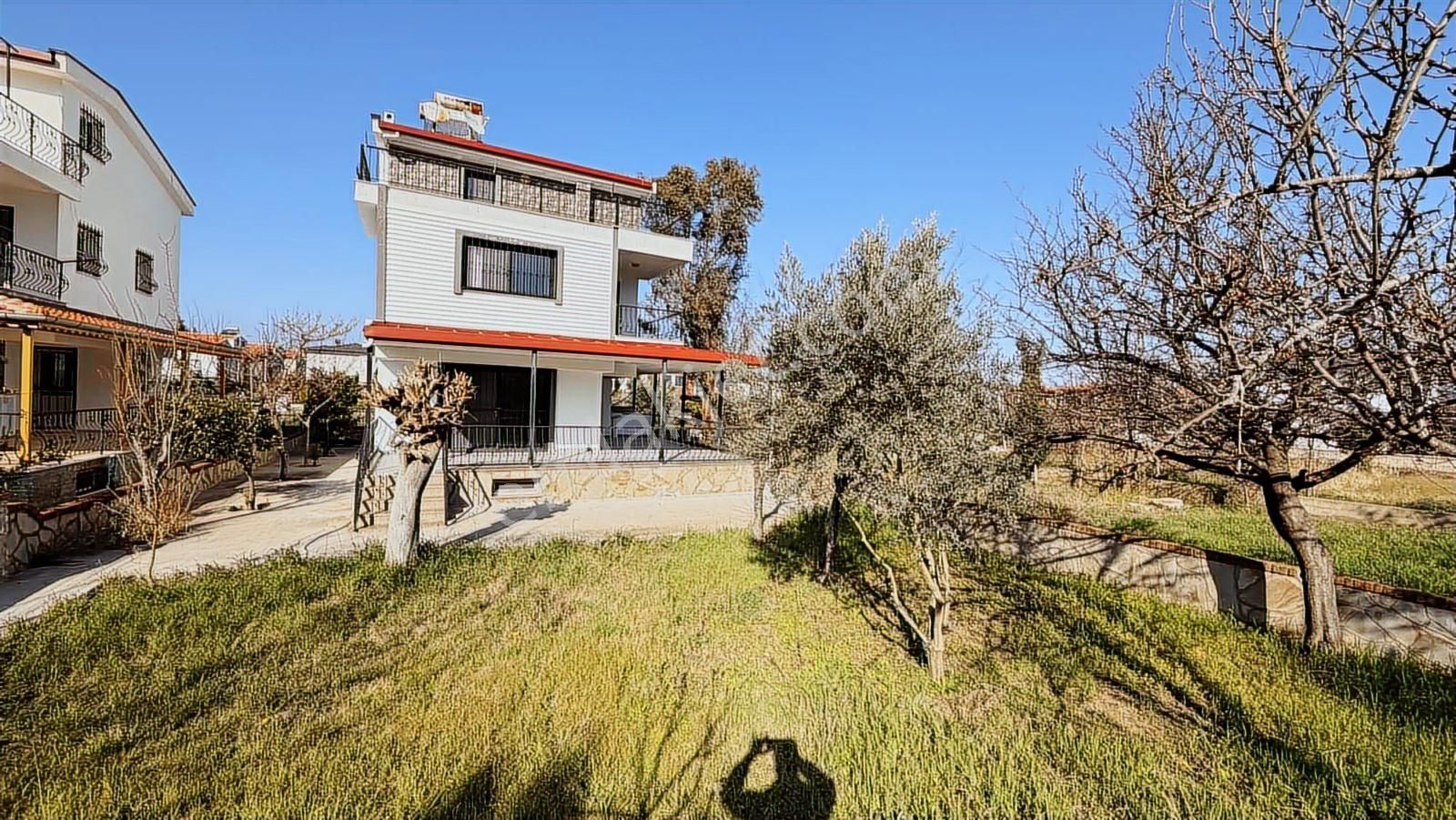 Pascha Emlak'tan Davutlar Sevgi Plajına 930m Satılık 4+1 Villa