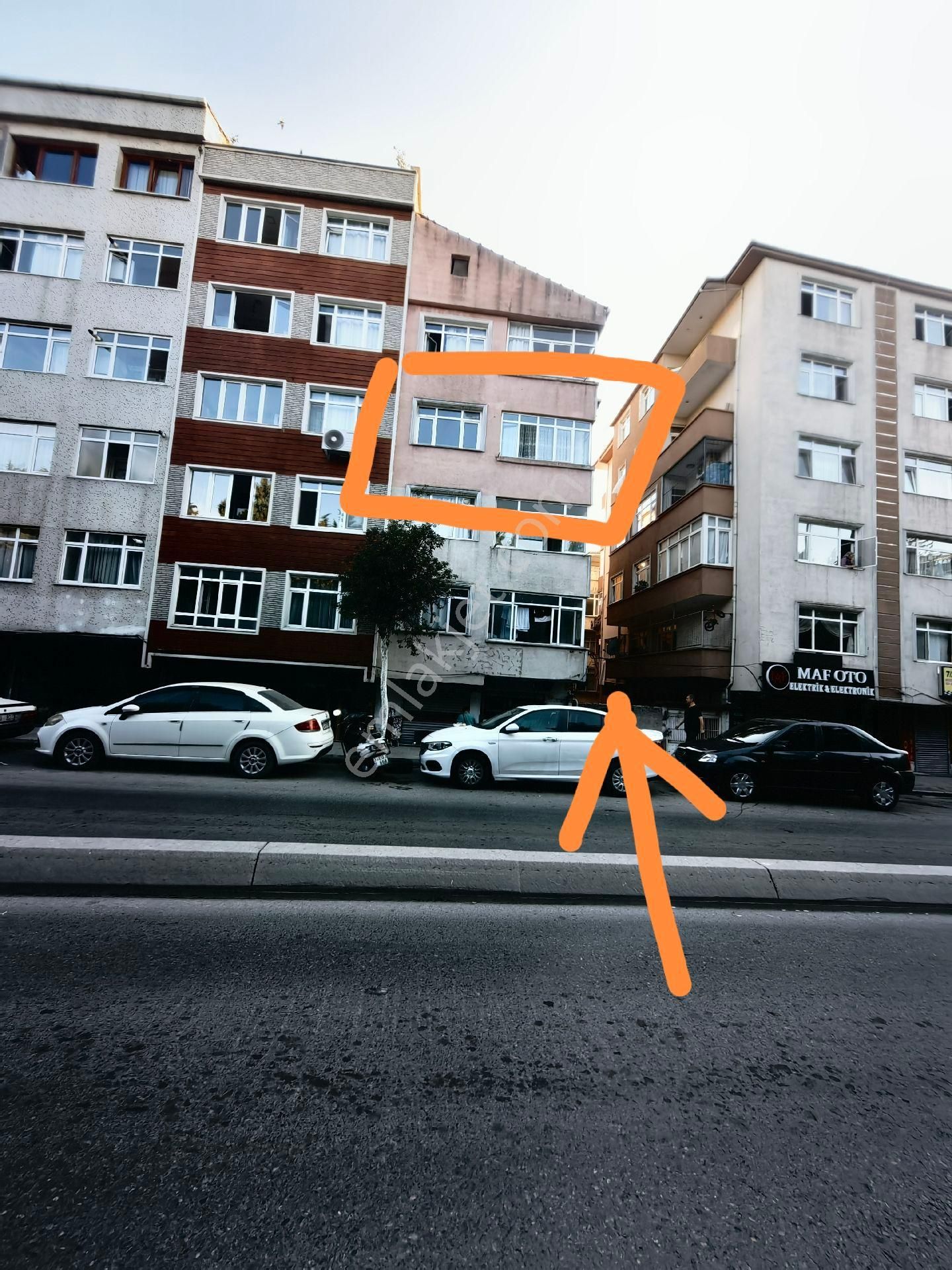 Cadde Üstü Önü Yanı Full Acik Yatrımlık 1+1