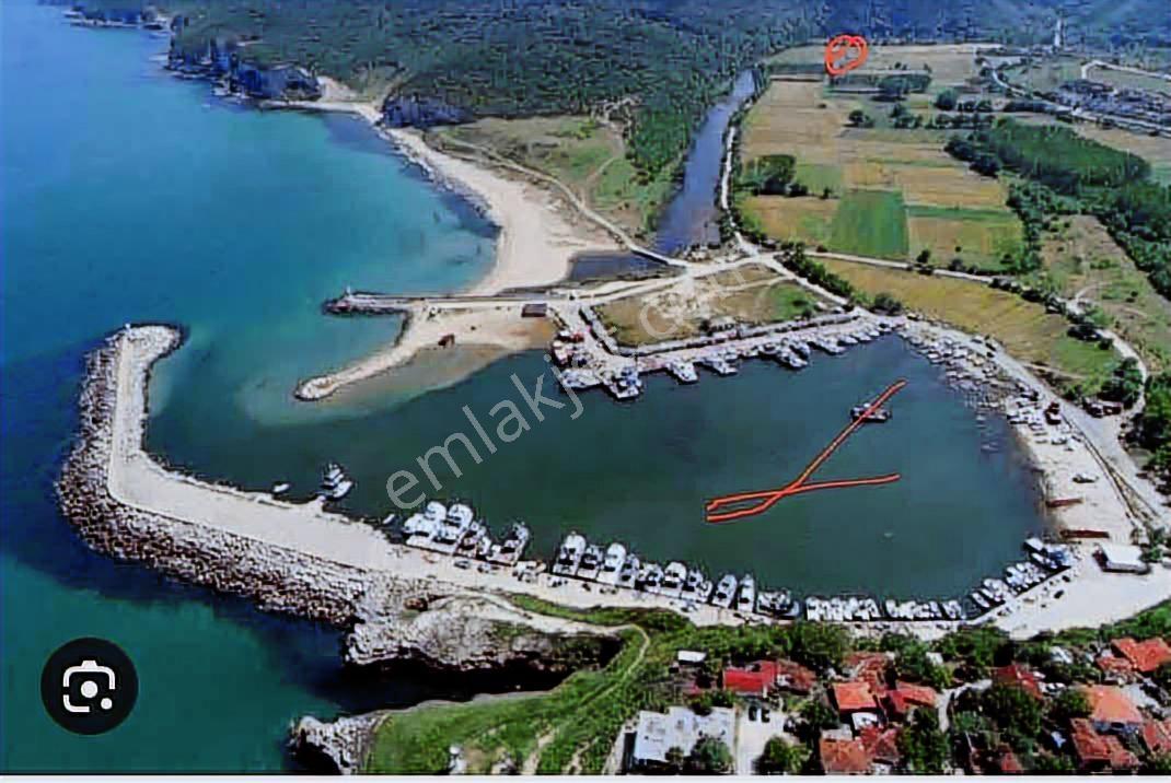 Kıyıköyde 300 M² Deniz Manzaralı Satılık Arsa - Görsel 2