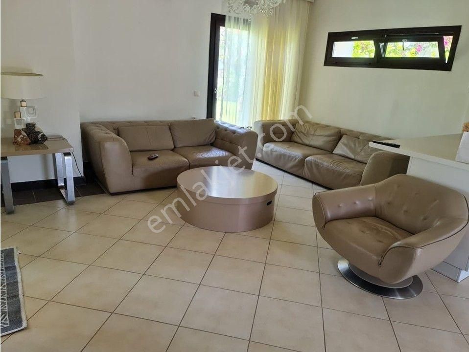 Gölköy' De Geniş Bahçeli Villa 3+1 / 200m2 - Görsel 19