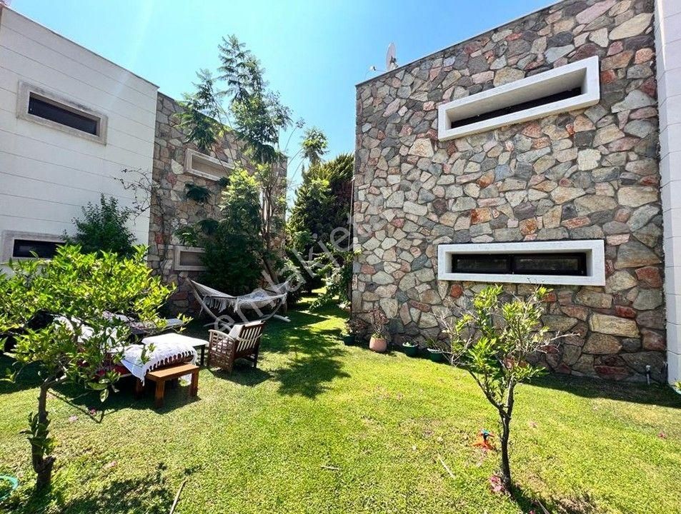 Gölköy' De Geniş Bahçeli Villa 3+1 / 200m2 - Görsel 9