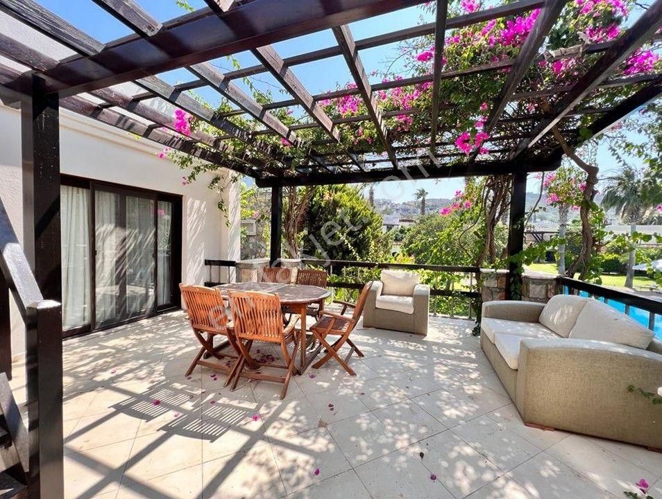 Gölköy' De Geniş Bahçeli Villa 3+1 / 200m2 - Görsel 10