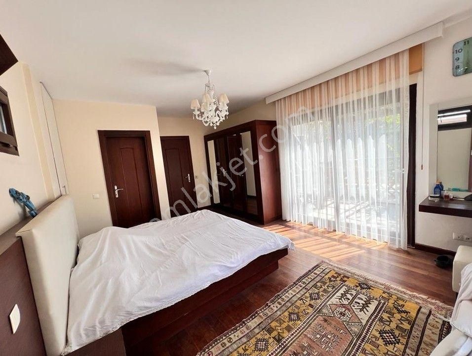 Gölköy' De Geniş Bahçeli Villa 3+1 / 200m2 - Görsel 23