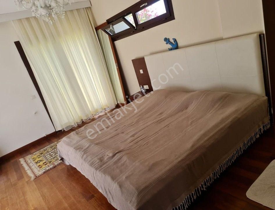 Gölköy' De Geniş Bahçeli Villa 3+1 / 200m2 - Görsel 27