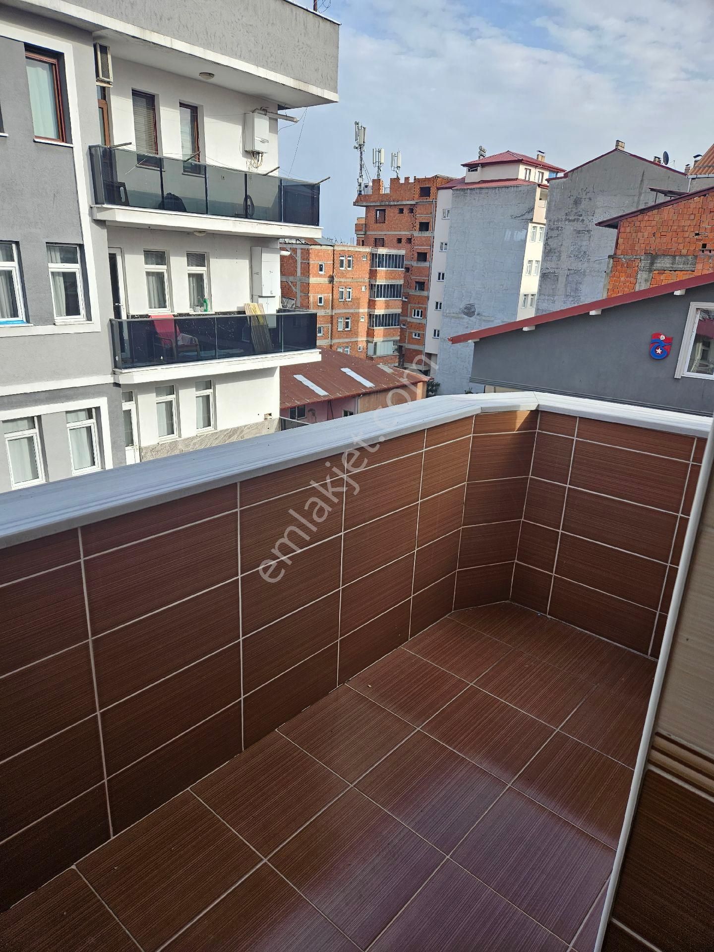 Araklı Yolgörende 4+1 Geniş Ve Aydınlık Daire Boş Teslim - Görsel 11