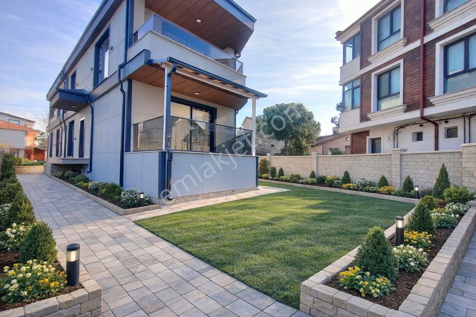 Kartallar'dan Denize Sıfır Sitede 2 Katlı Girişte Odalı 4+1 Lüks - Görsel 27