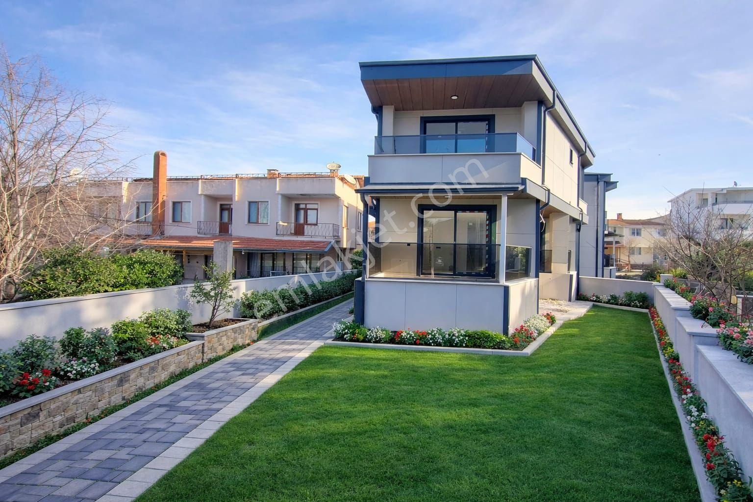 Kartallar'dan Denize Sıfır Sitede 2 Katlı Girişte Odalı 4+1 Lüks - Görsel 28