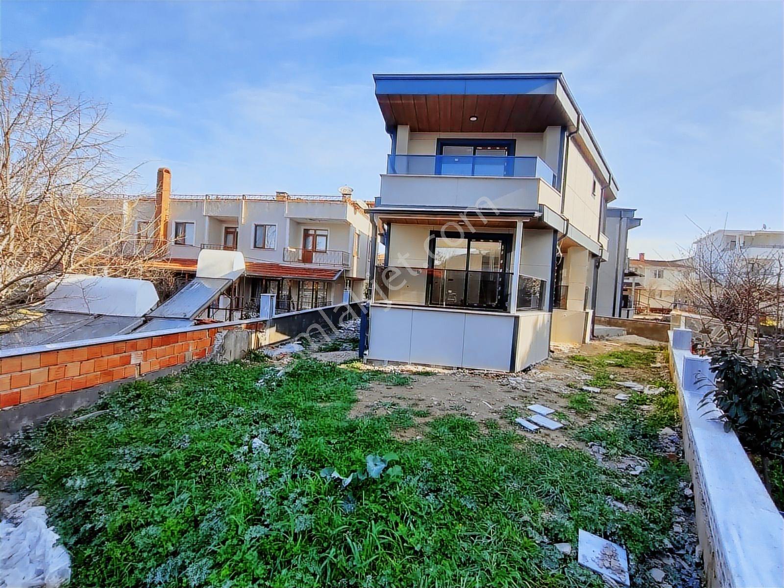 Kartallar'dan Denize Sıfır Sitede 2 Katlı Girişte Odalı 4+1 Lüks - Görsel 16