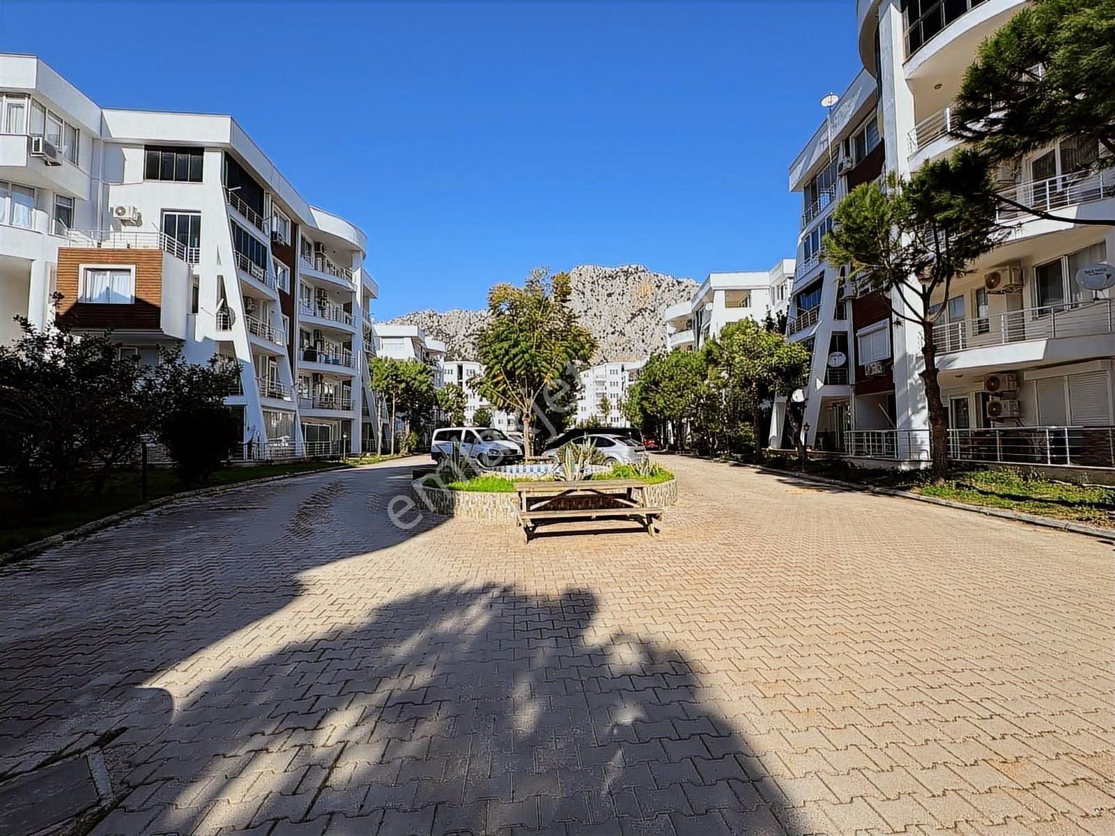 Antalya Konyaaltı Kiralık 80m2 1+1 D.gazlı Daire