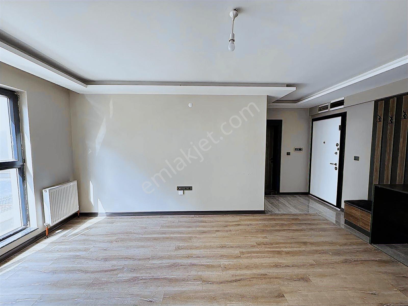 Alaçatı'dan İncek'te Geniş Kullanışlı Ferah Lüks 1+1 Daire - Görsel 15