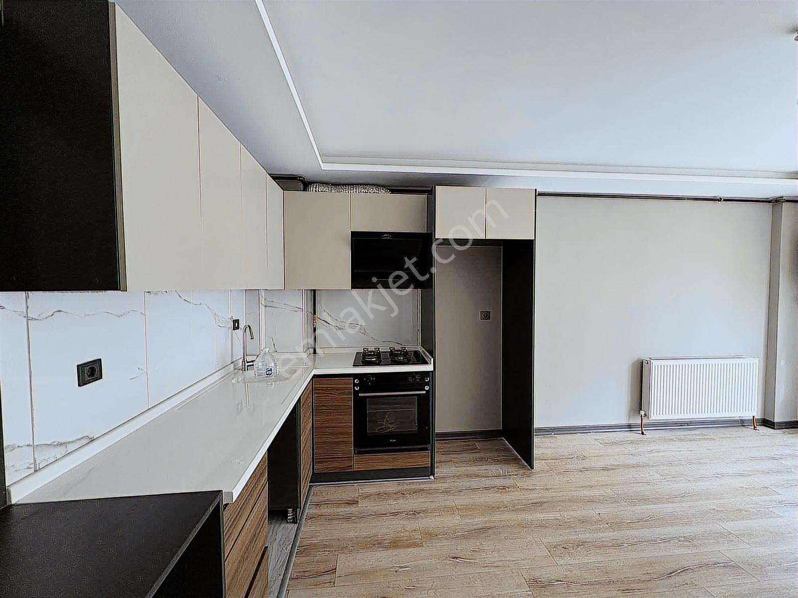 Alaçatı'dan İncek'te Geniş Kullanışlı Ferah Lüks 1+1 Daire - Görsel 24