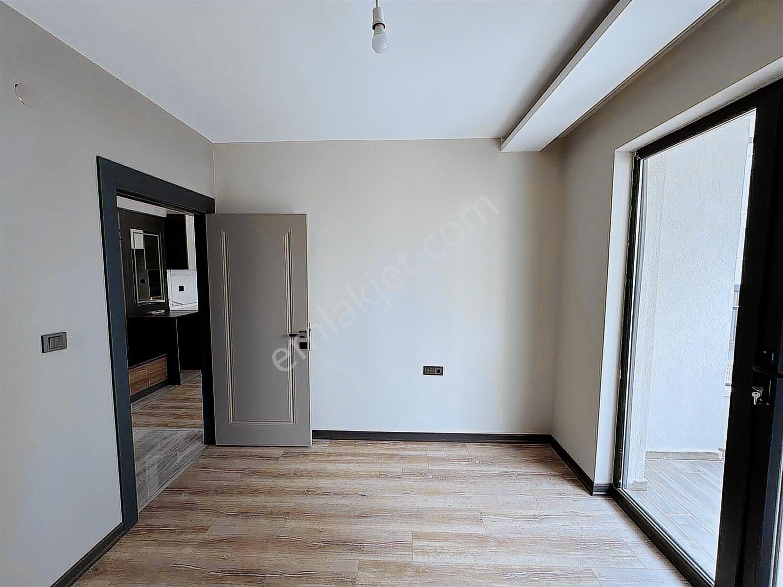 Alaçatı'dan İncek'te Geniş Kullanışlı Ferah Lüks 1+1 Daire - Görsel 28