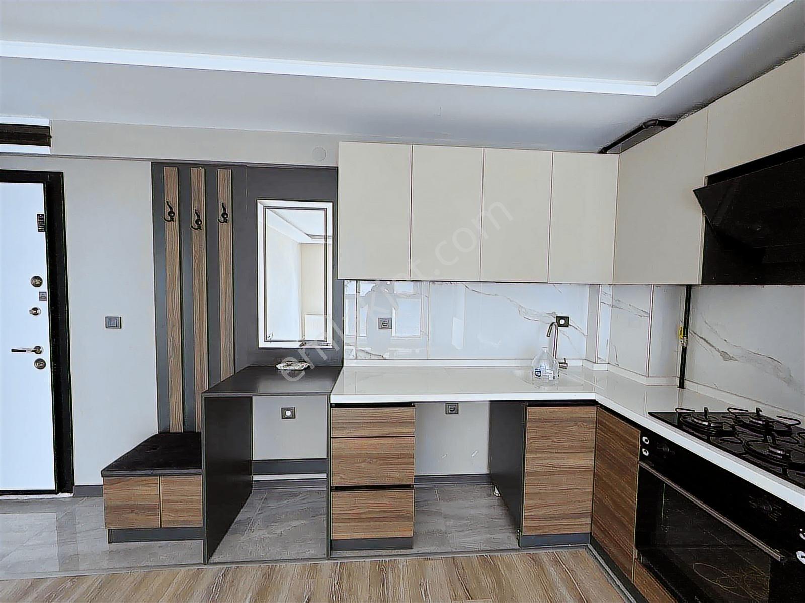 Alaçatı'dan İncek'te Geniş Kullanışlı Ferah Lüks 1+1 Daire - Görsel 31