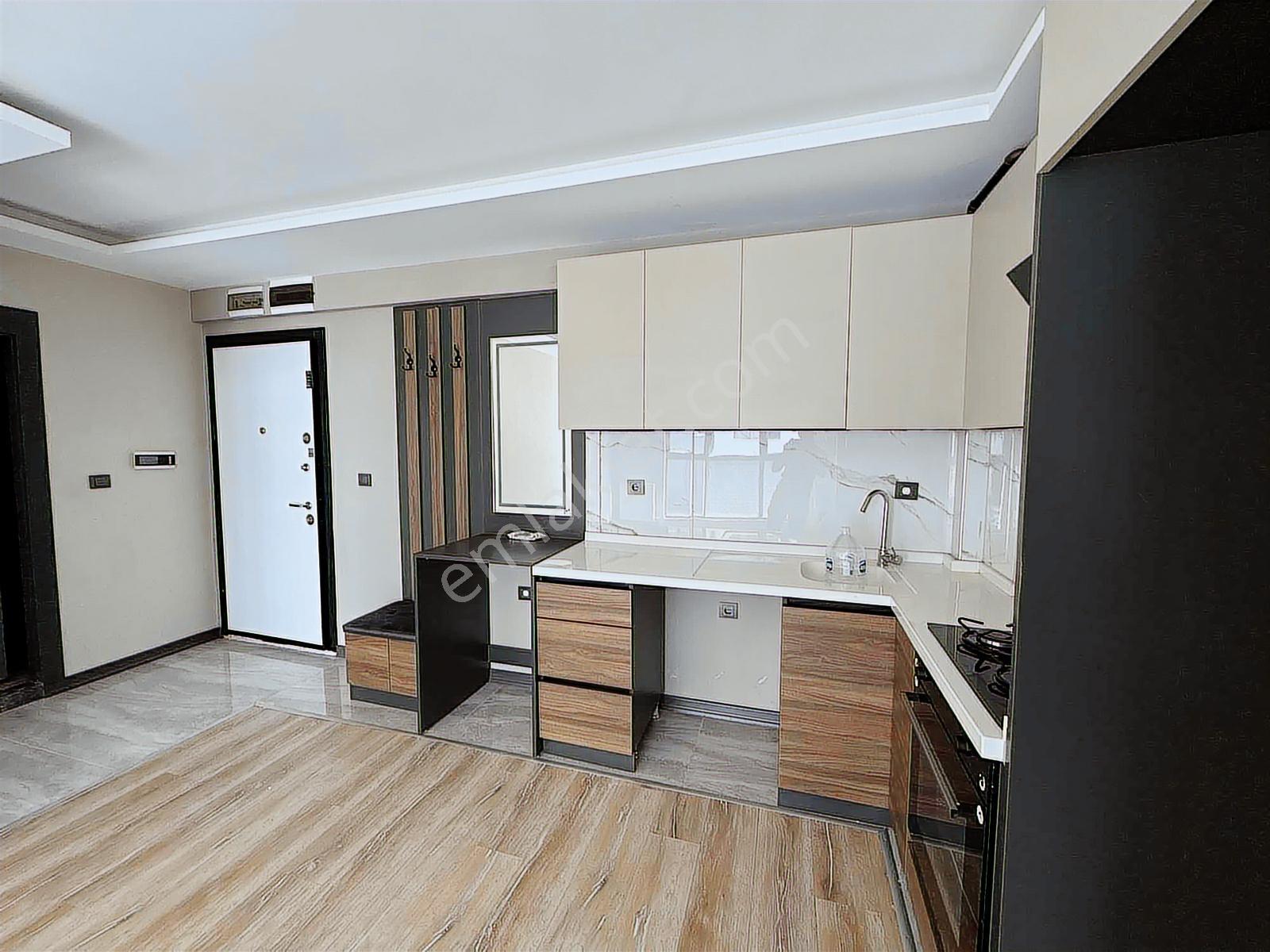 Alaçatı'dan İncek'te Geniş Kullanışlı Ferah Lüks 1+1 Daire - Görsel 13