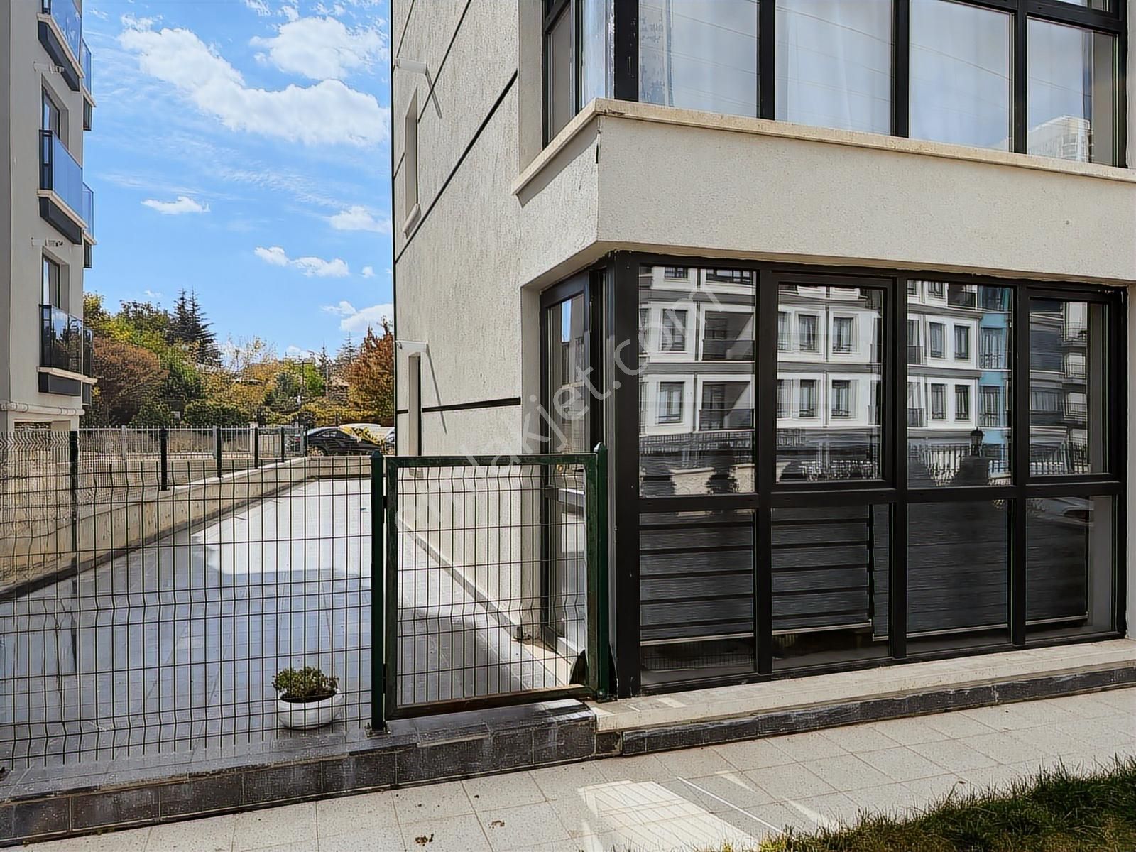 Eşyalı/teraslı Satılık 1+1-kapalı Otopark - Görsel 29