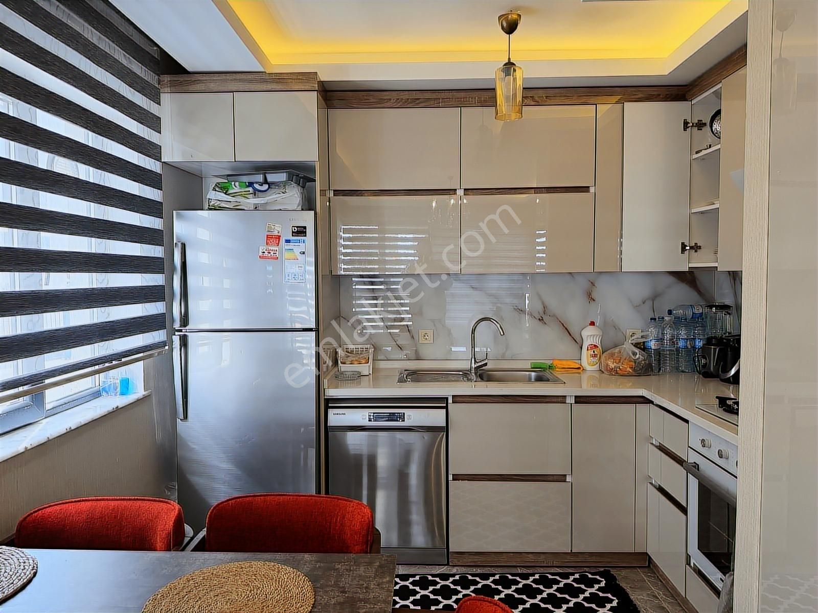 Eşyalı/teraslı Satılık 1+1-kapalı Otopark