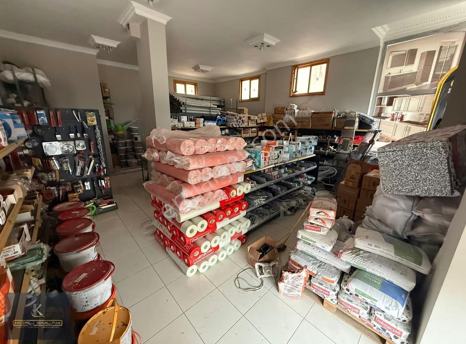 Aktepe'de Cadde Üzeri 100m2 Geniş Kulanımlı Dükkan