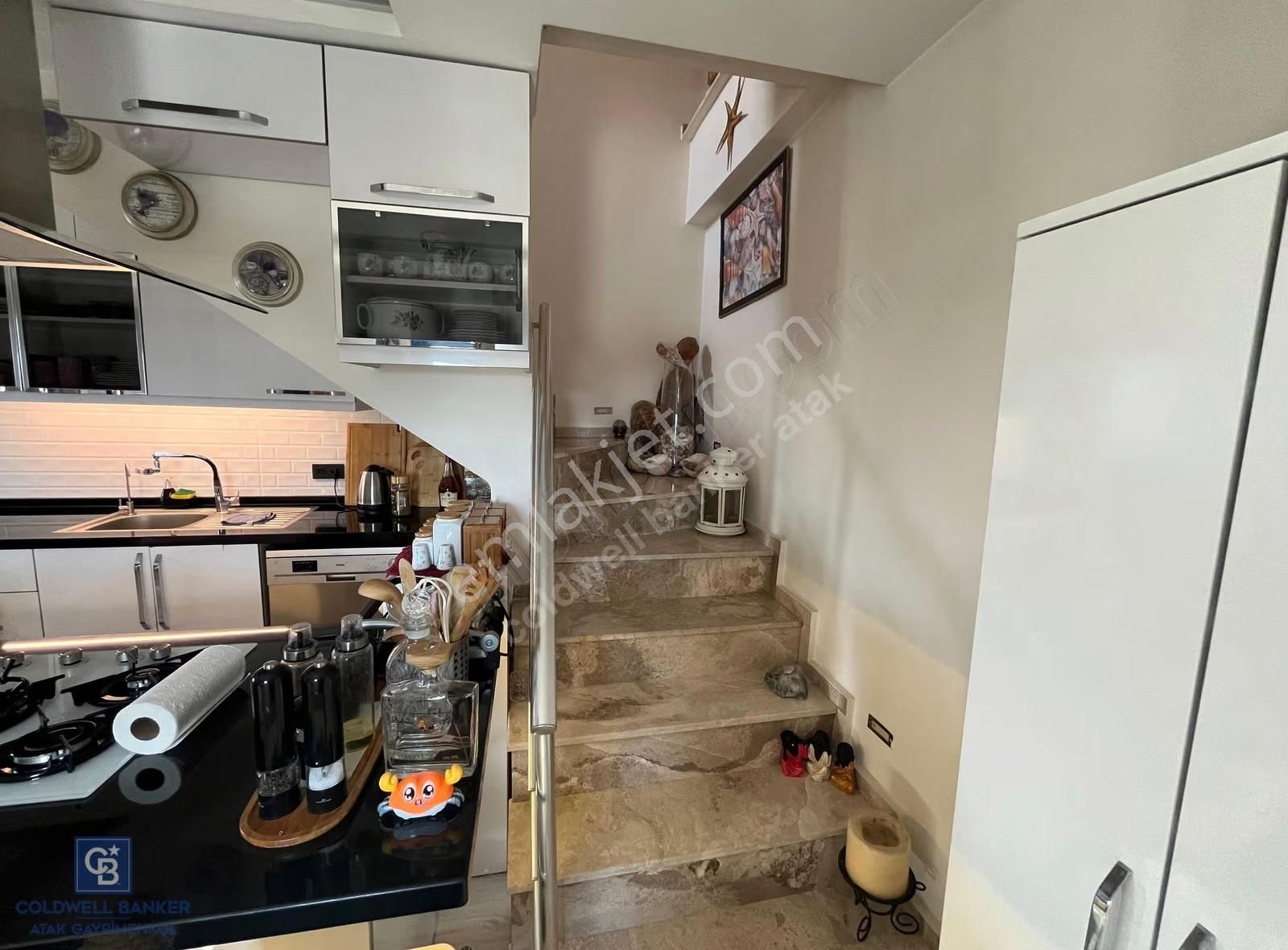 Seferihisar Camikebir'de İzmir Caddesi Üzeri Doubleks 3+1 Daire - Görsel 2