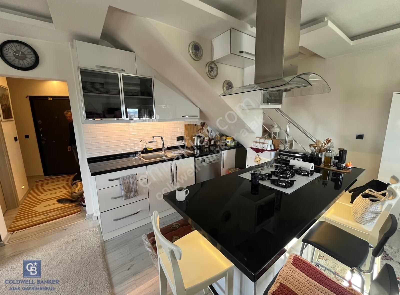 Seferihisar Camikebir'de İzmir Caddesi Üzeri Doubleks 3+1 Daire - Görsel 8