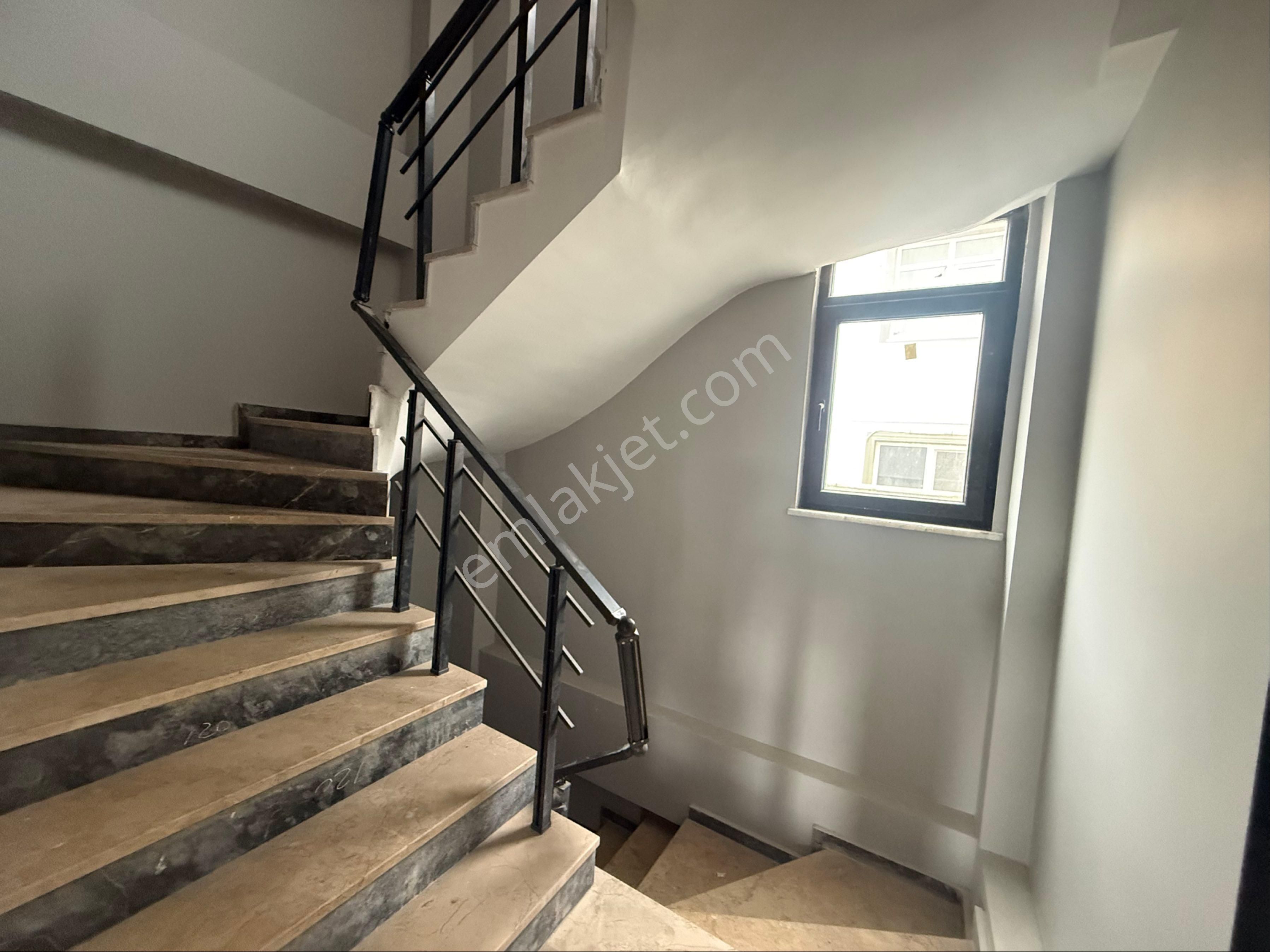 Sakarya Adapazarı Kiralık Sıfır 2+1 Daire Remax Desıgn - Görsel 16