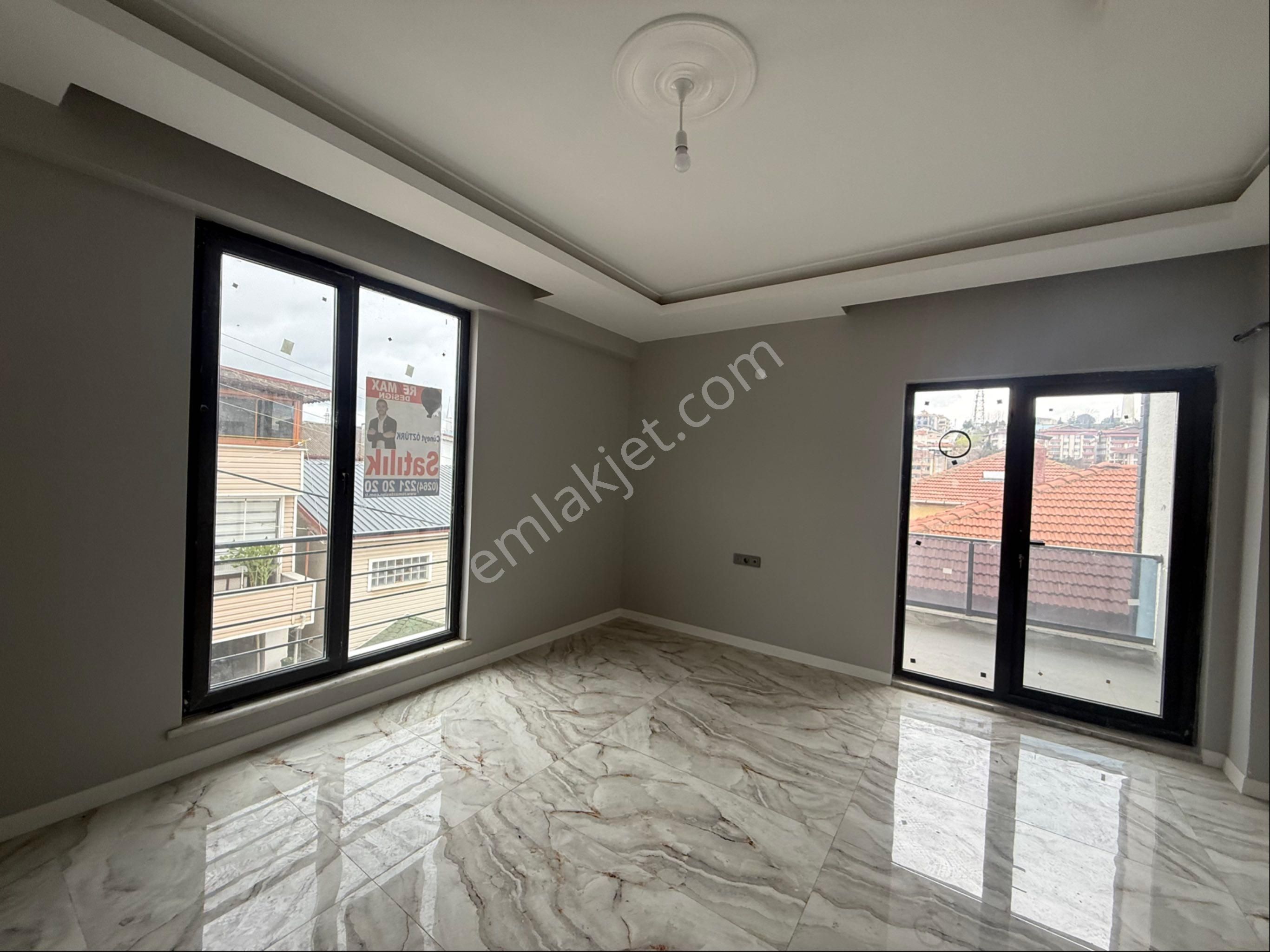 Sakarya Adapazarı Kiralık Sıfır 2+1 Daire Remax Desıgn - Görsel 5