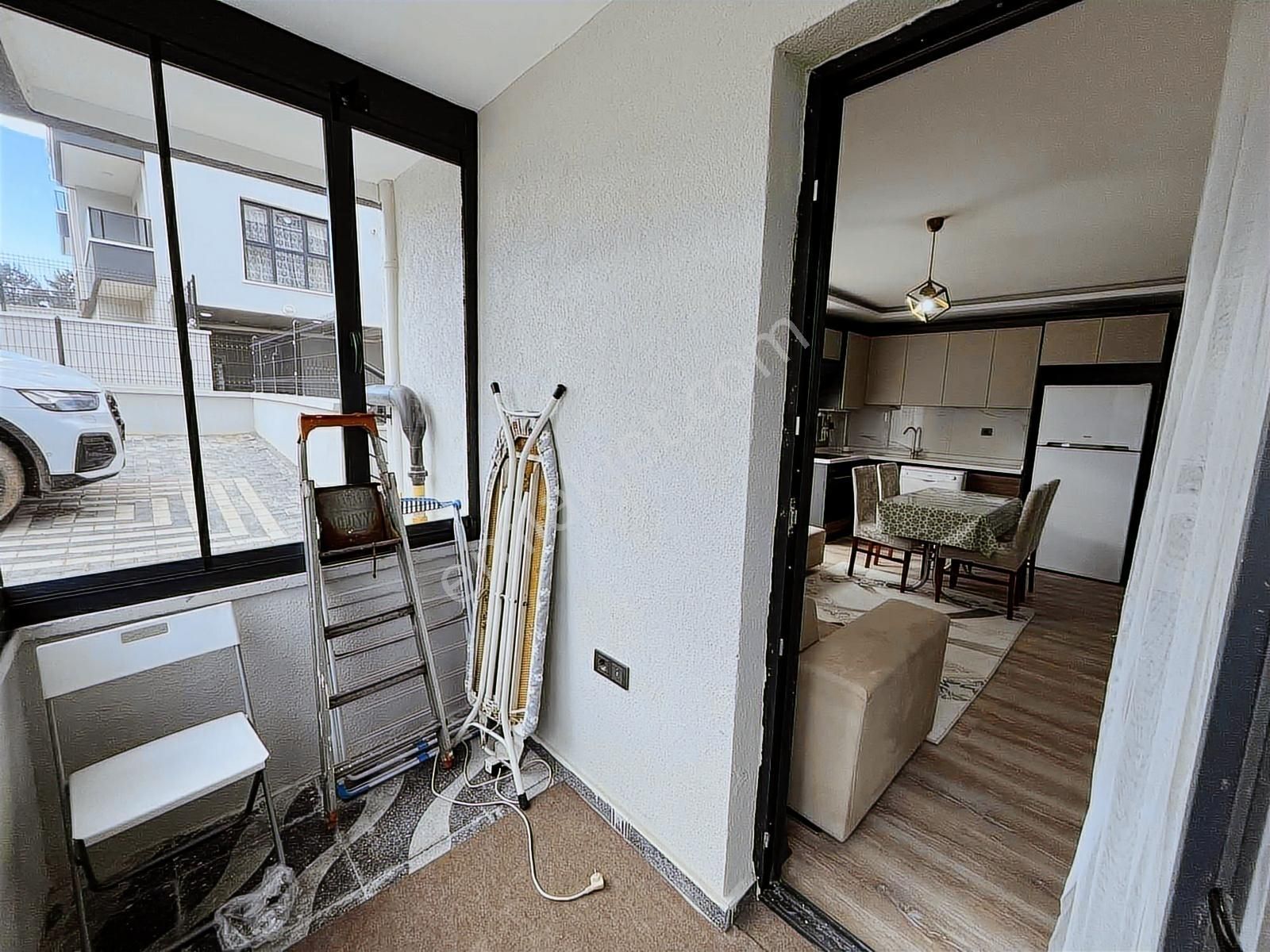 Alaçatı'dan İncek'te Butik Site Lüx Daire Eşyalı 1+1 Kiralık - Görsel 29