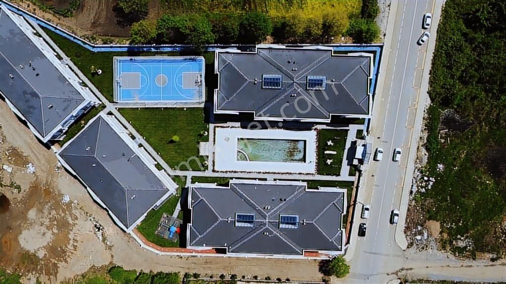 Emsalsiz Sitede Konforlu Yaşama Davetlisiniz 2+1 Köşe Daire