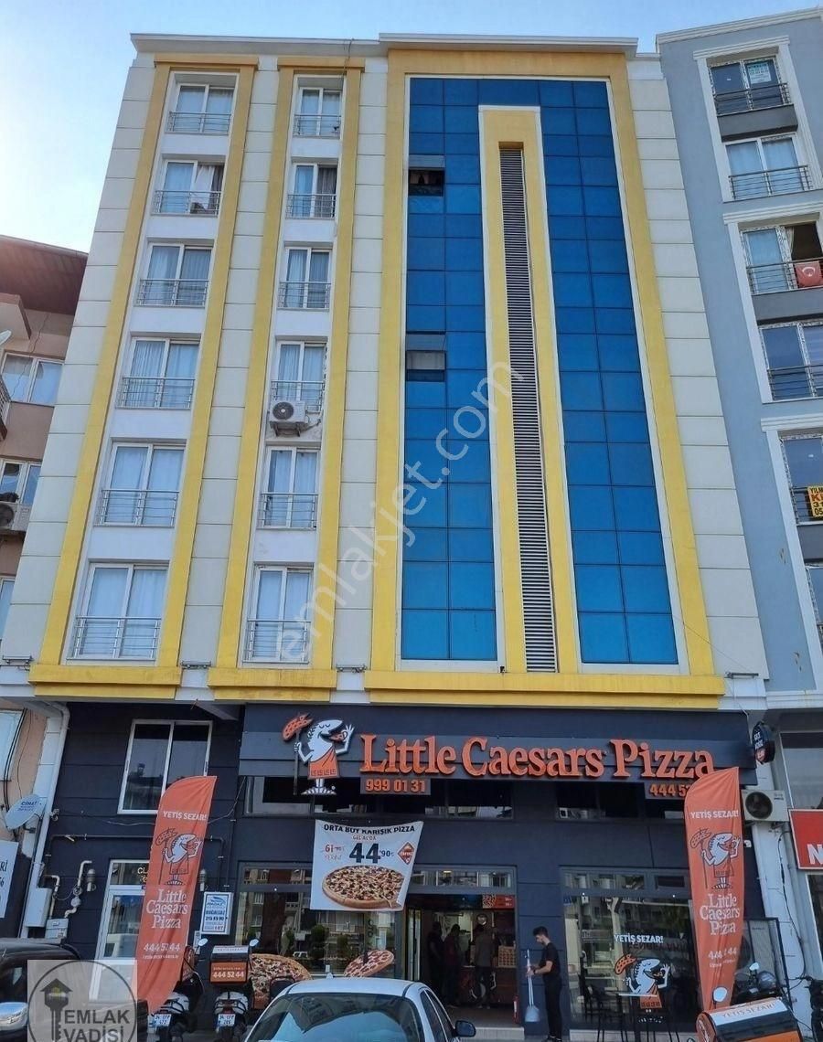 Karaçay Mah.'de Dörtyol Meydanda 1+1 Eşyalı Kiralık Daire