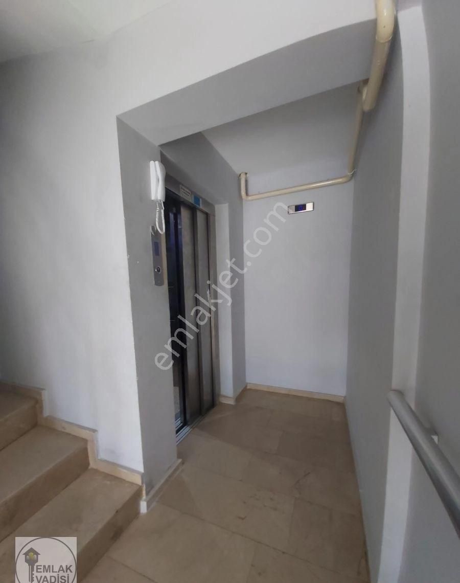 Karaçay Mah.'de Dörtyol Meydanda 1+1 Eşyalı Kiralık Daire - Görsel 12