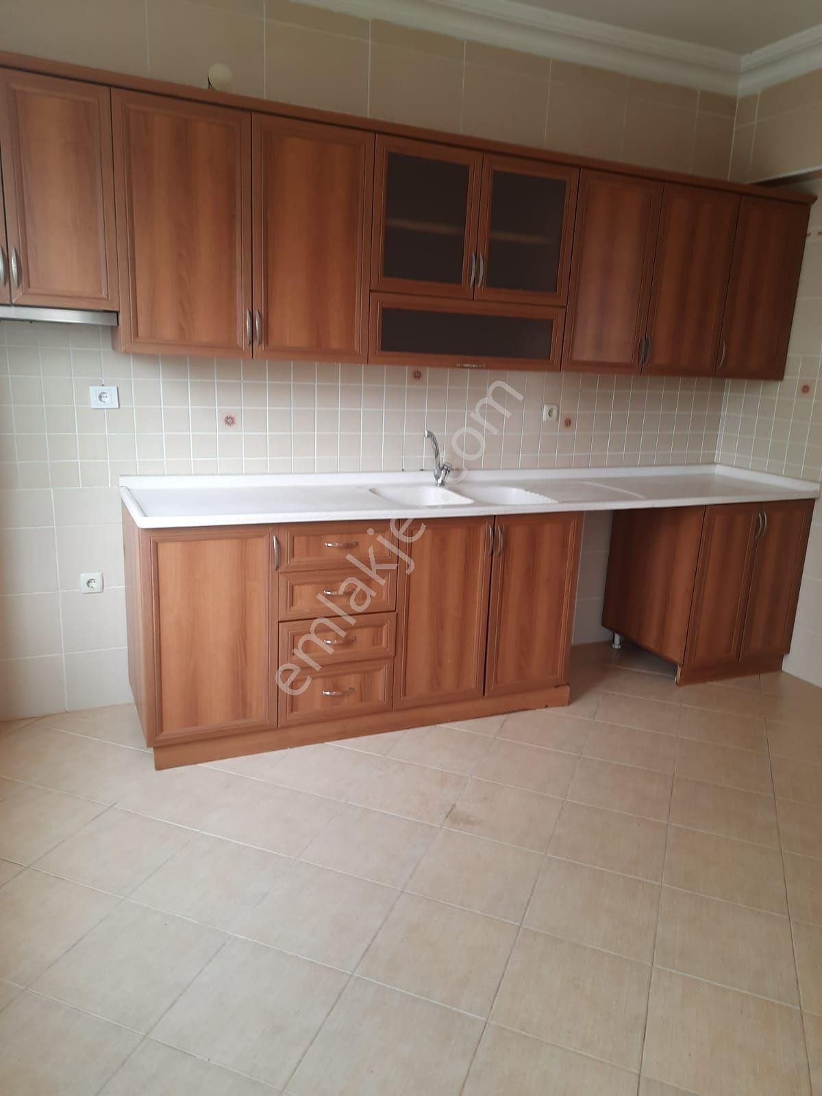 Uncalı Caddesi Üzerinde Kiralık Geniş Daire - Görsel 6