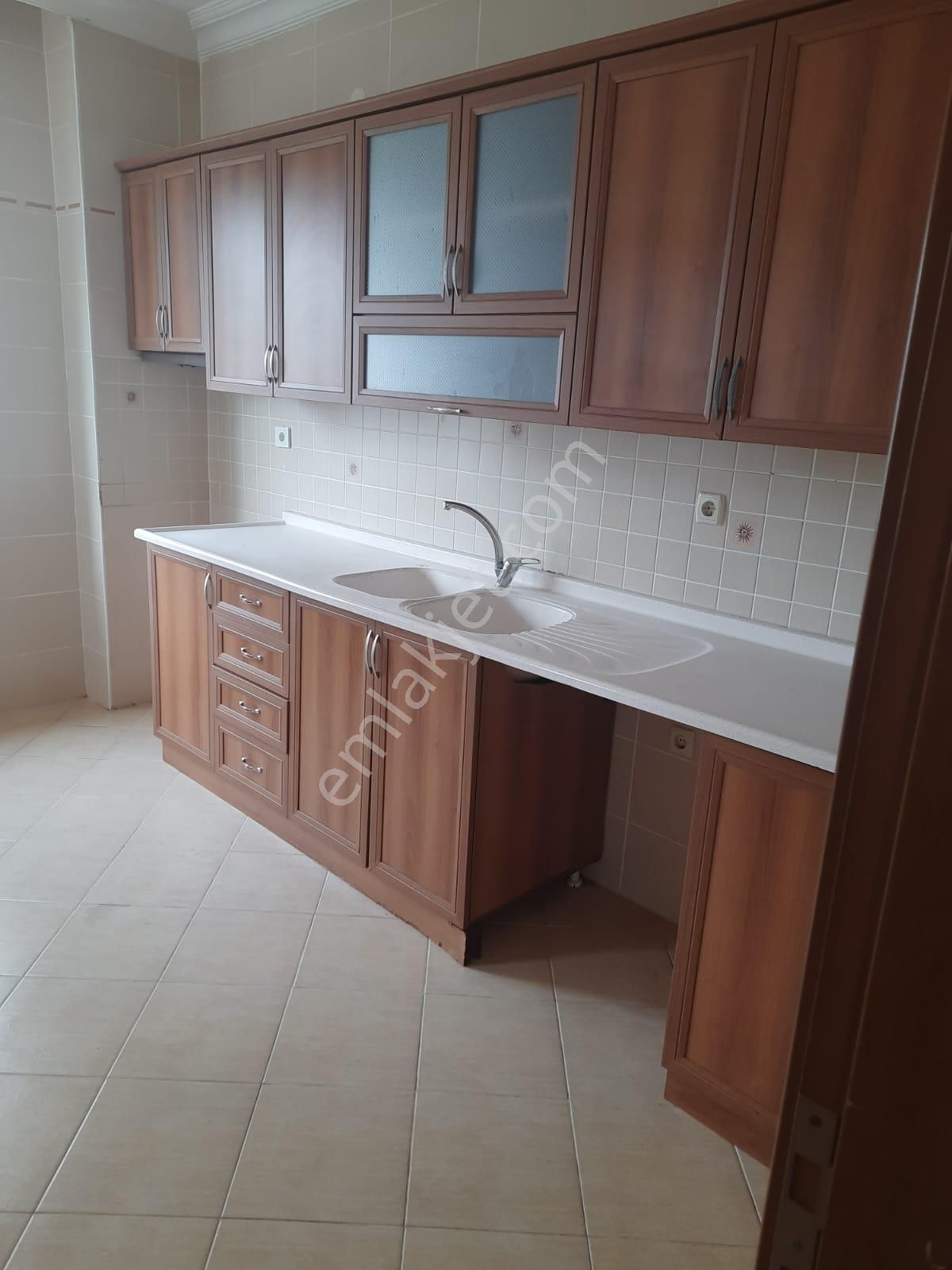 Uncalı Caddesi Üzerinde Kiralık Geniş Daire - Görsel 8