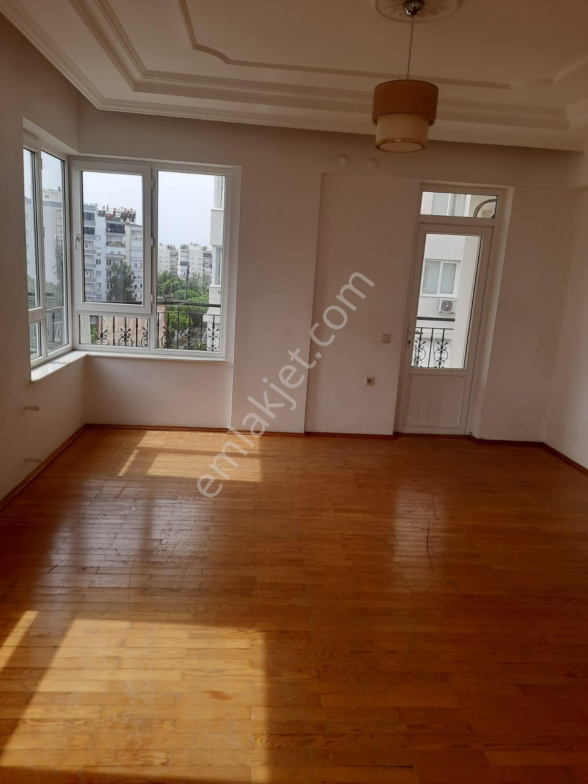 Uncalı Caddesi Üzerinde Kiralık Geniş Daire - Görsel 3