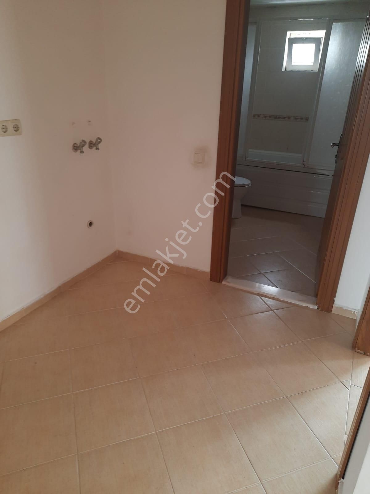 Uncalı Caddesi Üzerinde Kiralık Geniş Daire - Görsel 10