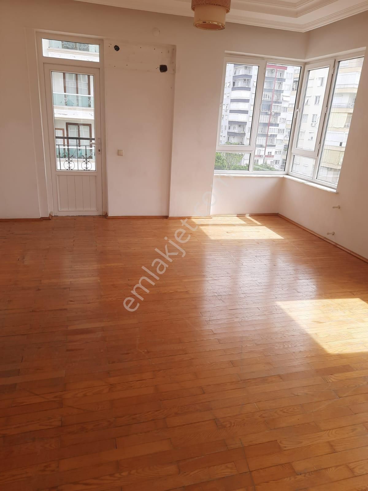 Uncalı Caddesi Üzerinde Kiralık Geniş Daire - Görsel 2