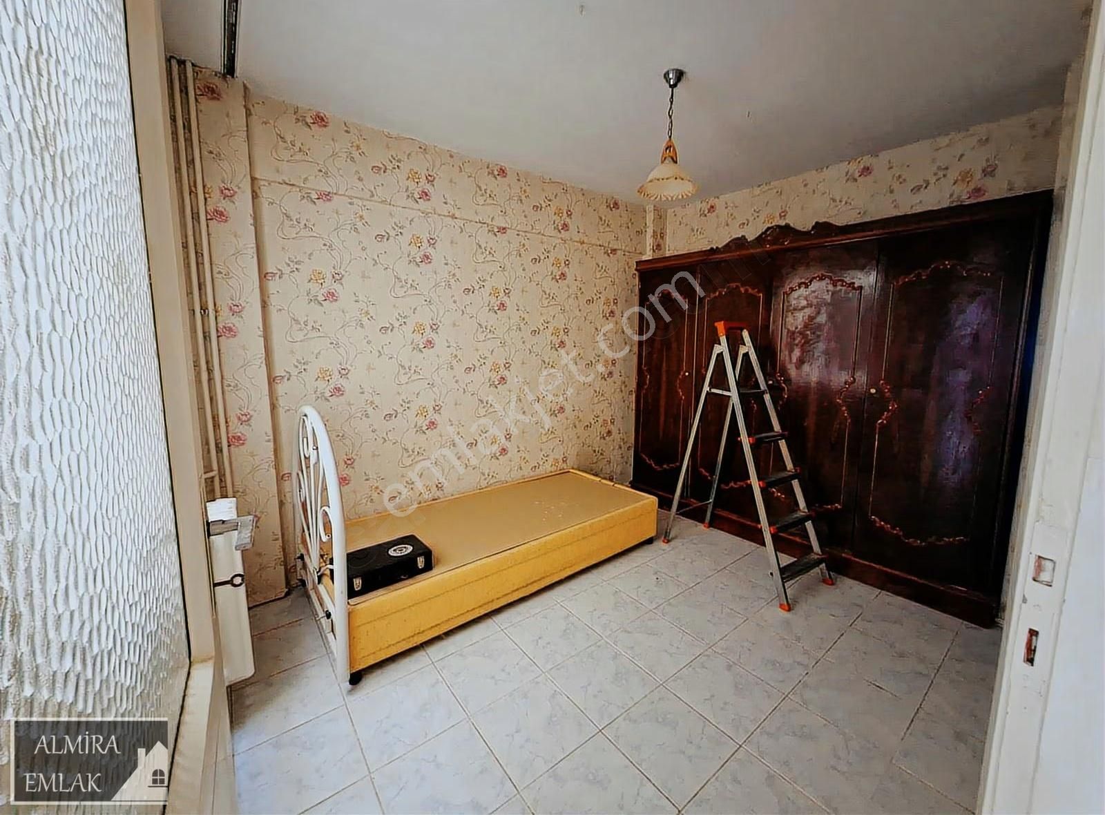 Üçyol Meydanda Cadde Üzeri 3+1 140m2 Ara Kat Ferah Daire - Görsel 3