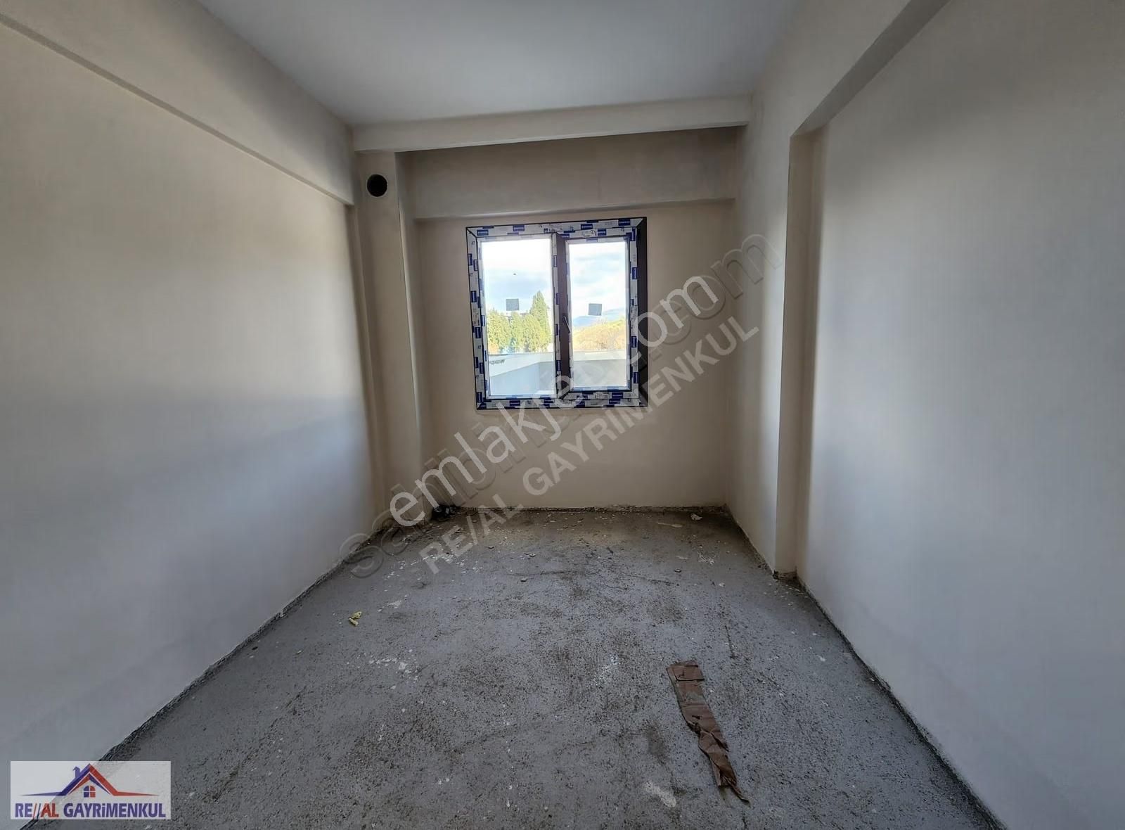 Real'den Buca Mustafa Kemal Mh.havuzlu Sitede 2+1 Daire - Görsel 4