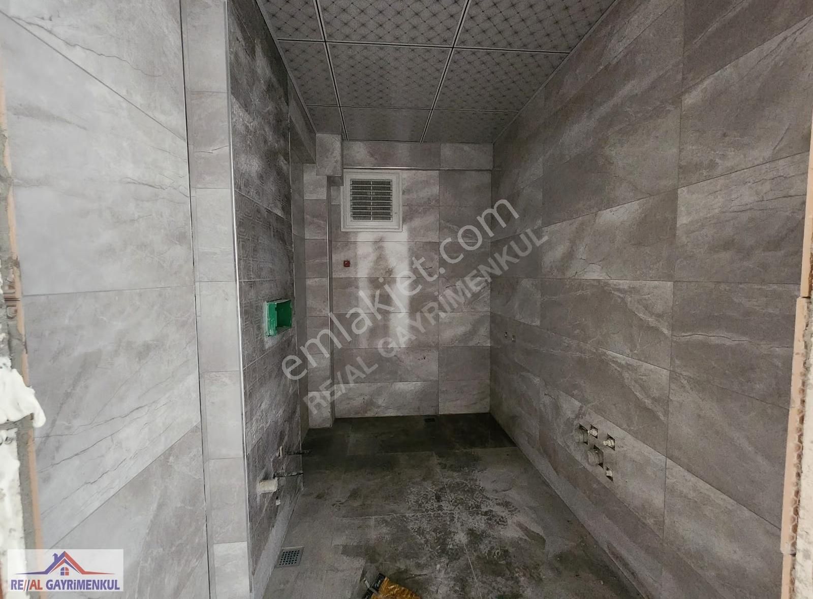 Real'den Buca Mustafa Kemal Mh.havuzlu Sitede 2+1 Daire - Görsel 17