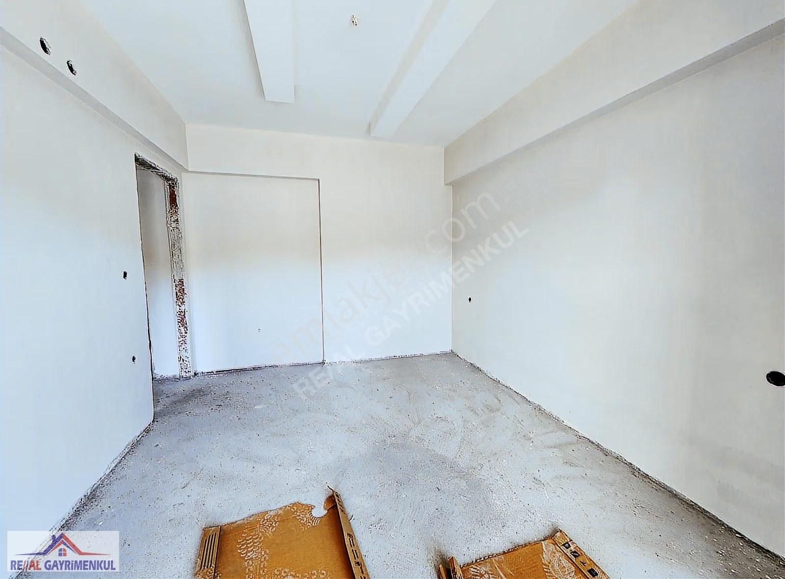 Real'den Buca Mustafa Kemal Mh.havuzlu Sitede 2+1 Daire - Görsel 13