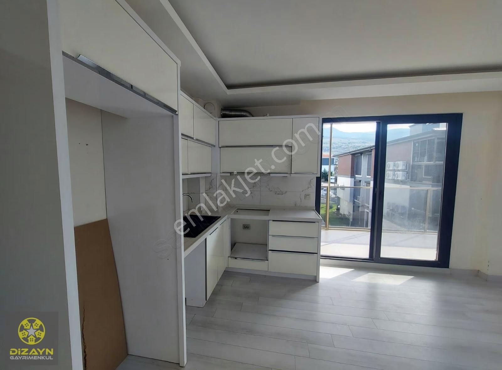 Kuşadası Davutlarda Havuzlu Sitede 2+1 Daire - Görsel 13