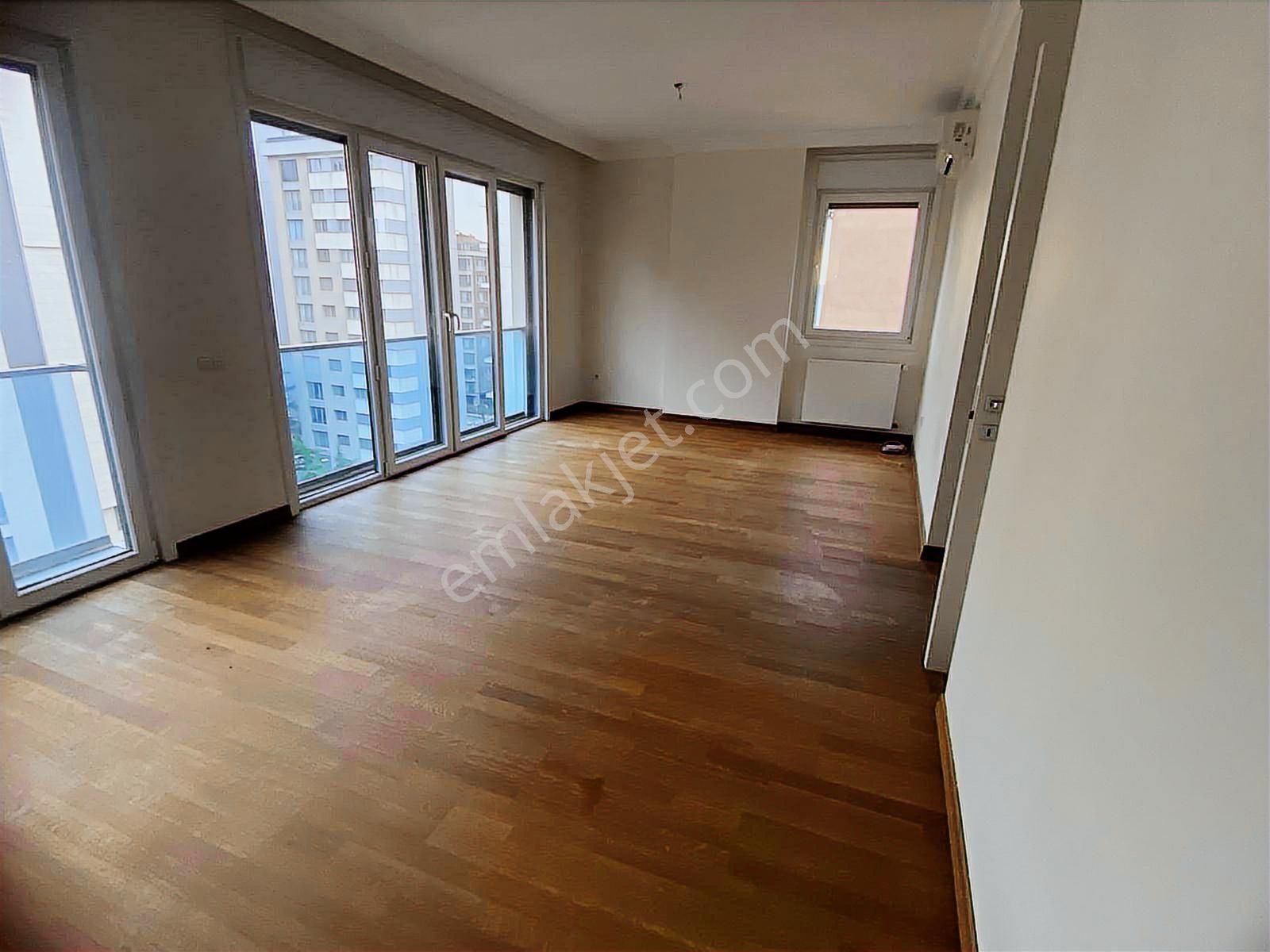 Best Group'tan Suadiye'de 2+1 Kısmi Deniz Manzaralı Seçkin Yaşam