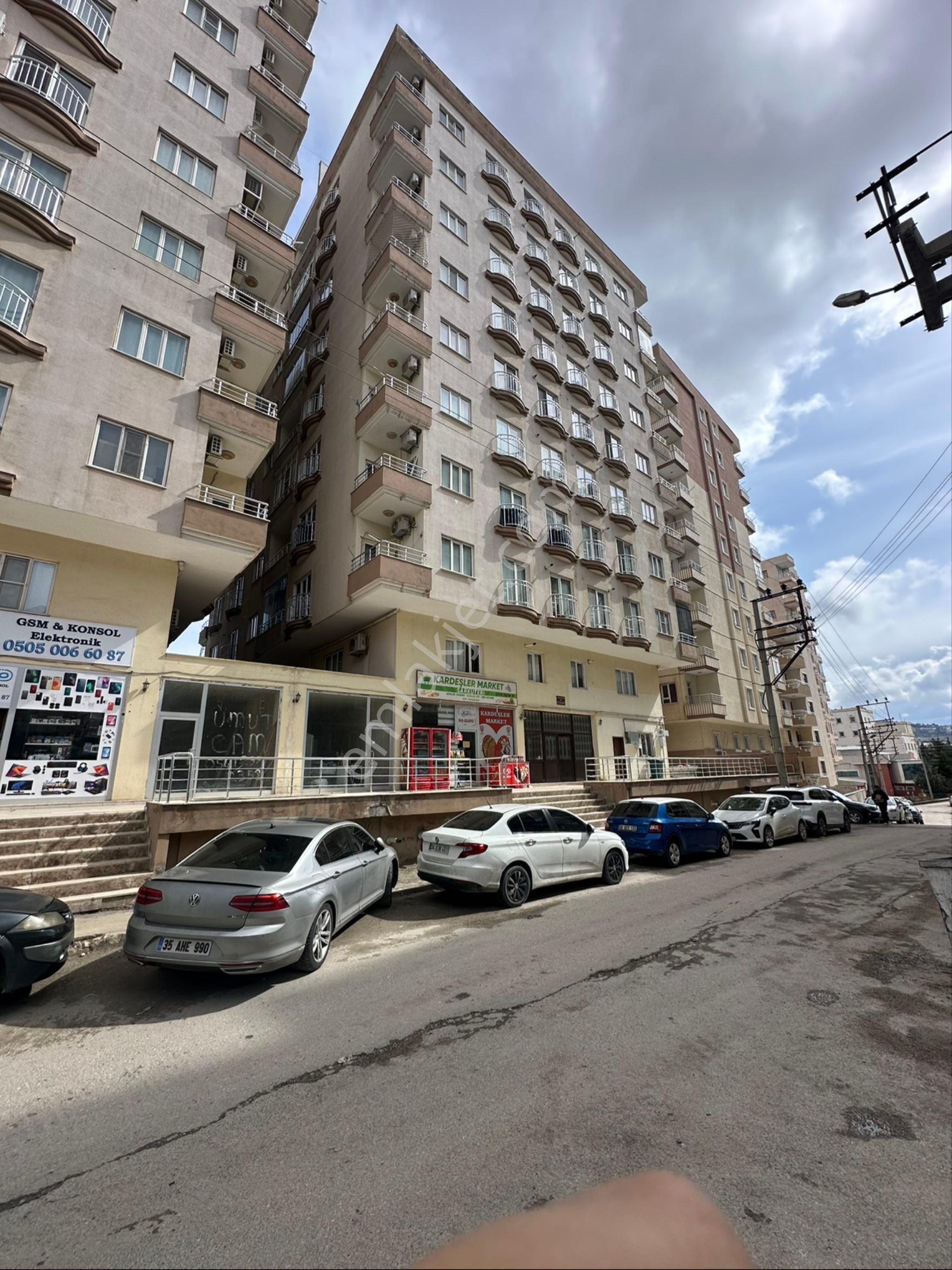 Sürer Emlak'tan Satılık 3+1 Fırsat Daire'miz Merkezi Konumda - Görsel 4