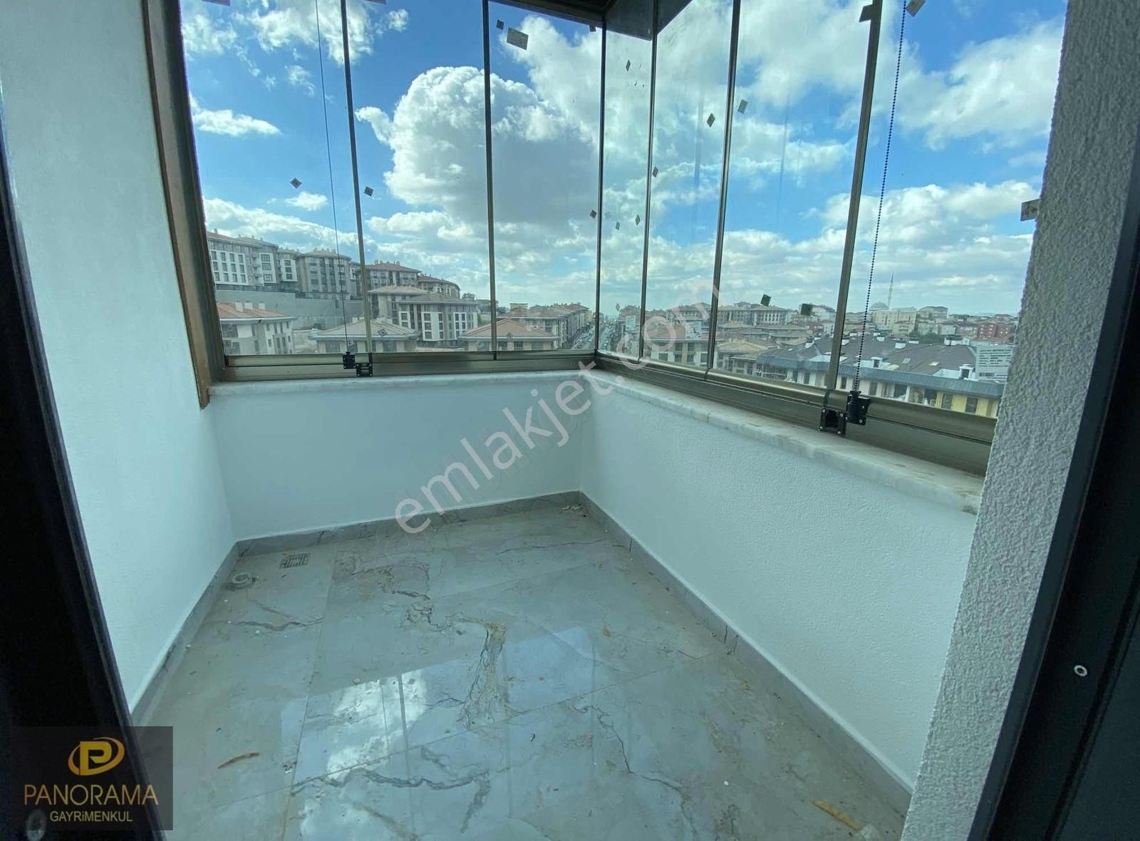 Panorama'dan Kirazlıtepe'de Üst Katta Boğaz Manzaralı Geniş 3+1 - Görsel 19