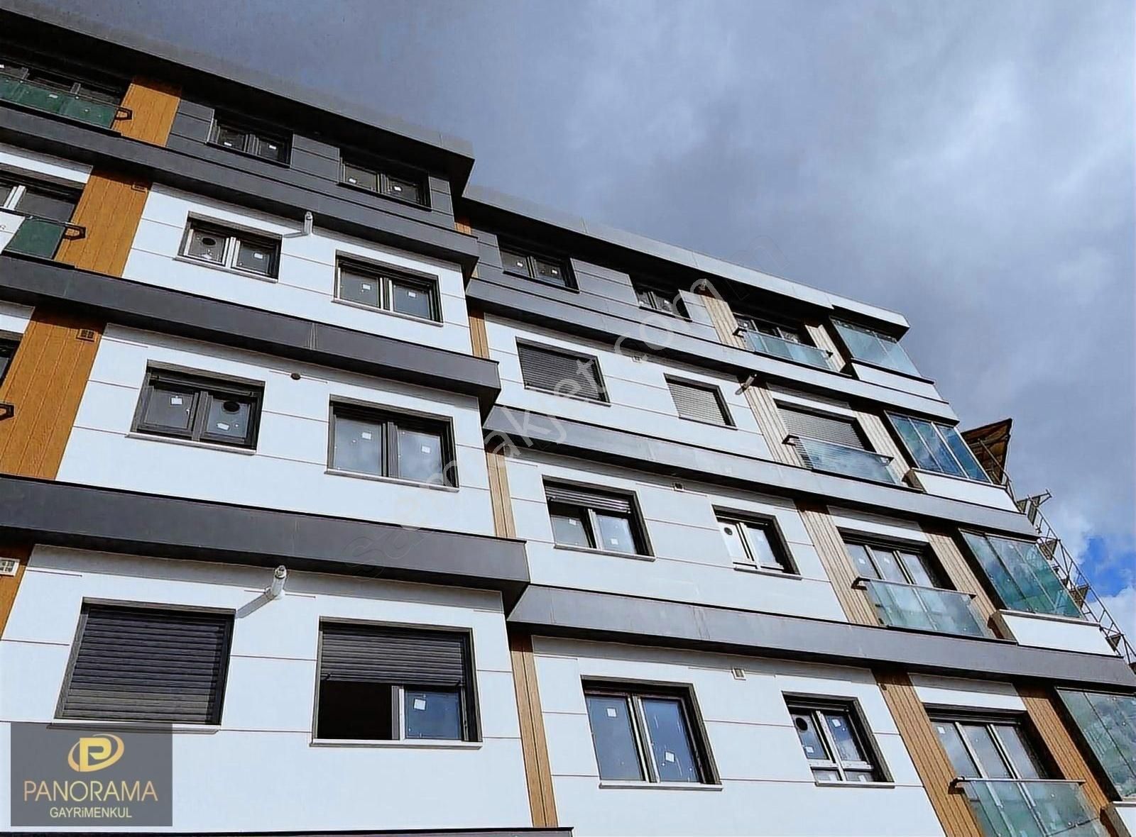 Panorama'dan Kirazlıtepe'de Üst Katta Boğaz Manzaralı Geniş 3+1