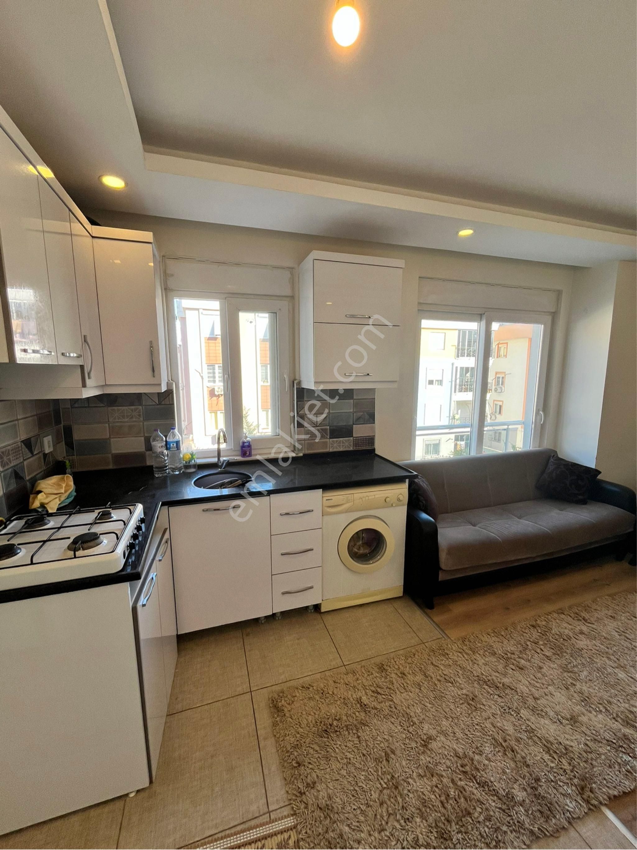 Ahatlıda 1+1 Eşyalı Katta Asansörlü Kiralık Daire - Görsel 12