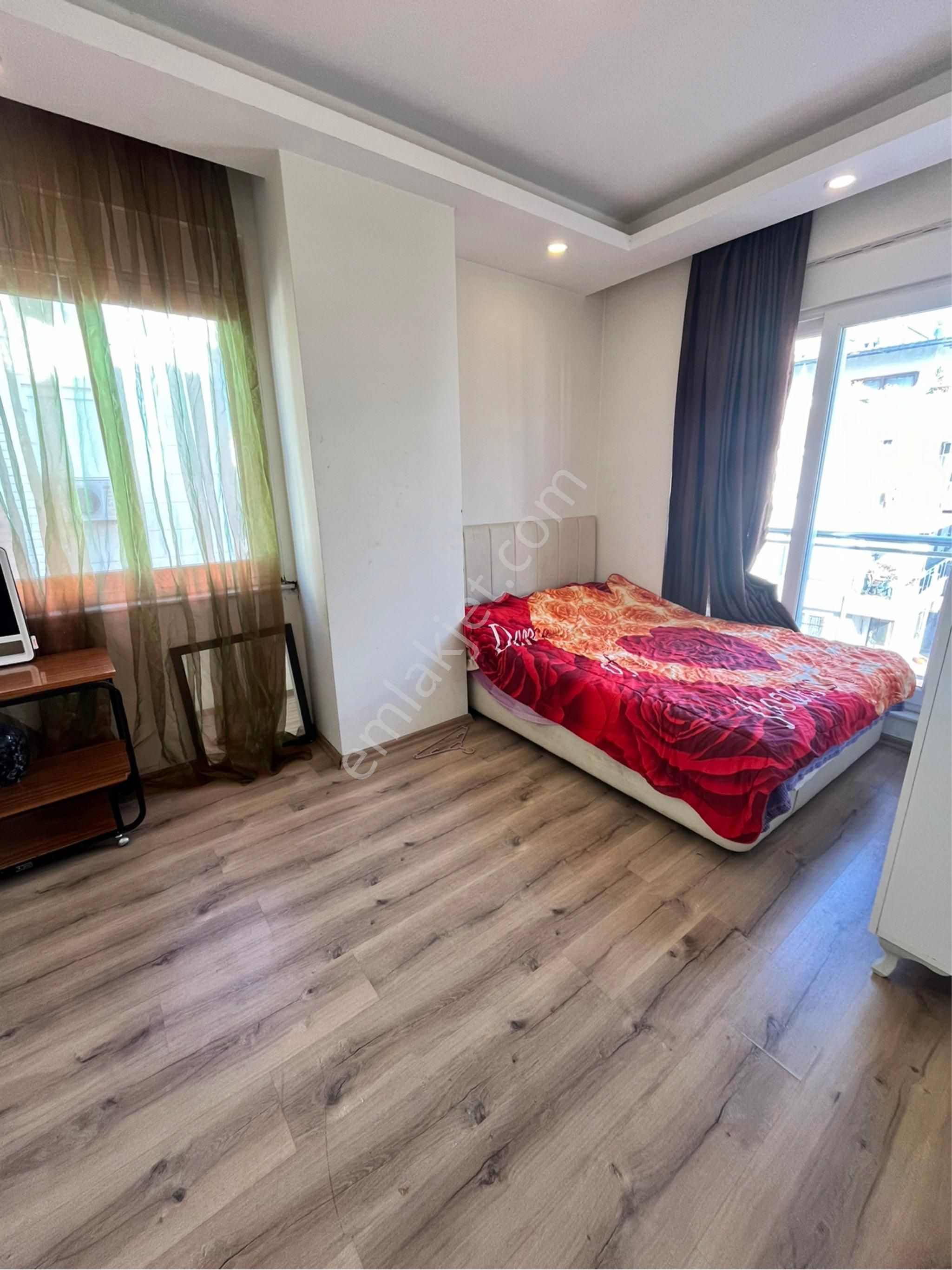 Ahatlıda 1+1 Eşyalı Katta Asansörlü Kiralık Daire - Görsel 2