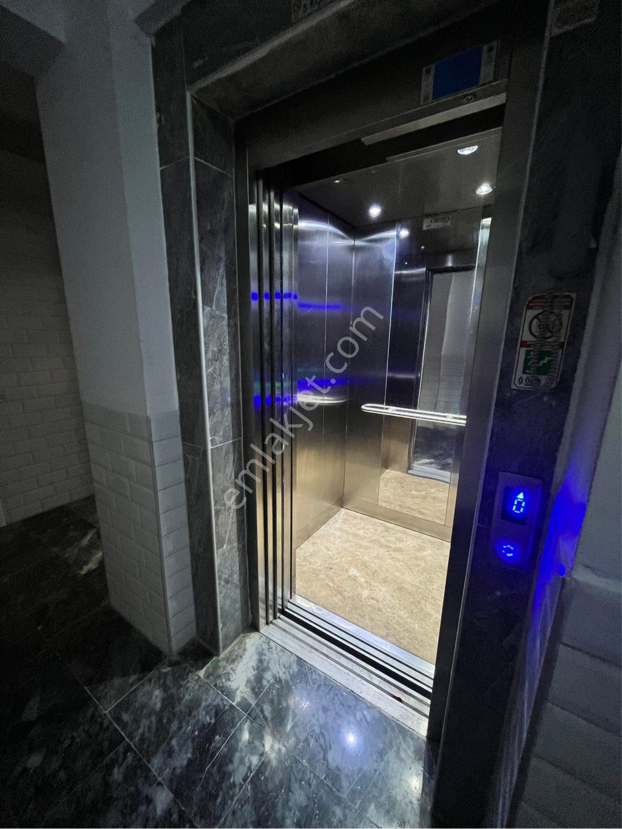 Ahatlıda 1+1 Eşyalı Katta Asansörlü Kiralık Daire - Görsel 10