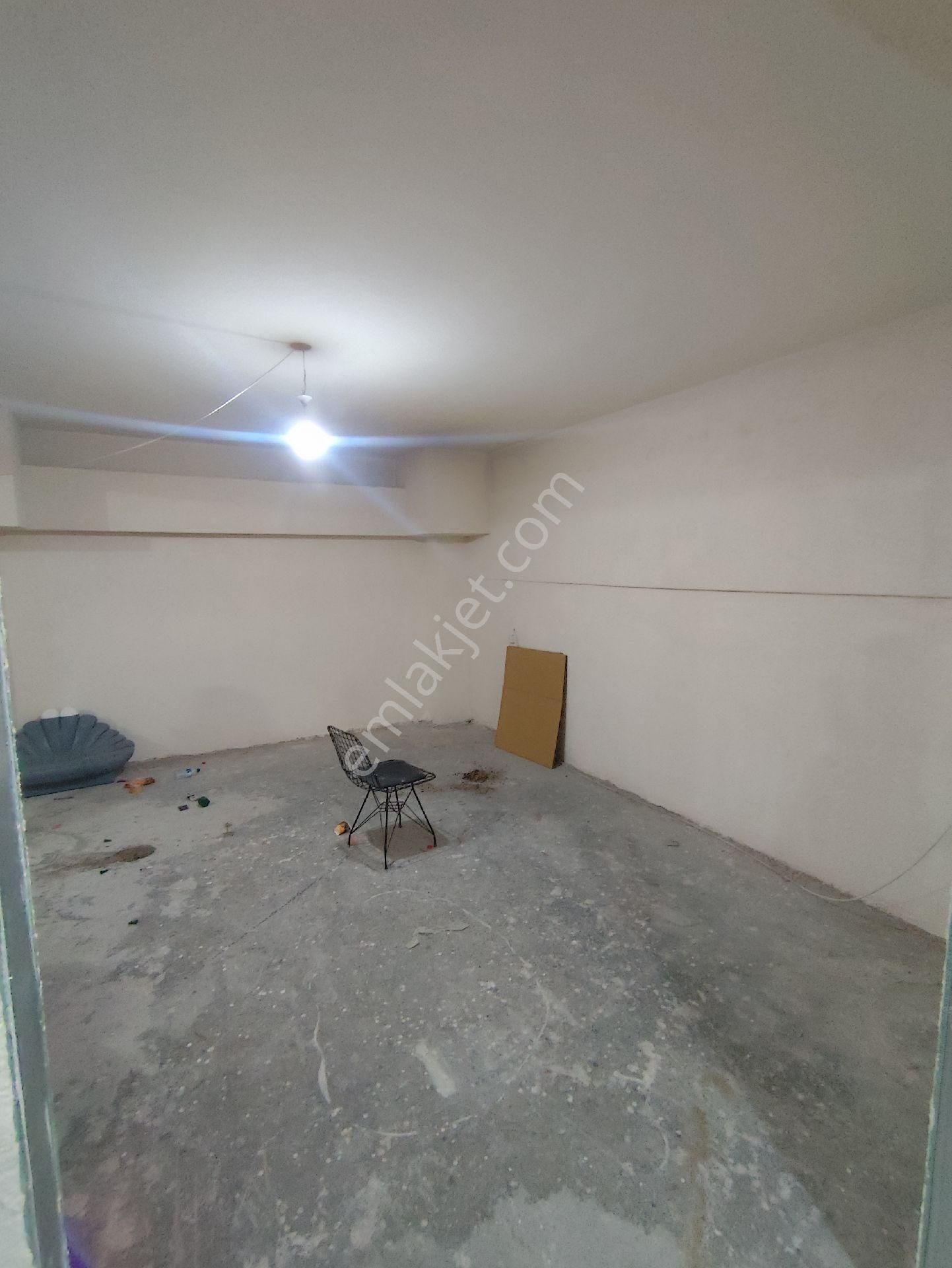Levent Kanyon Avm Arkasında 110 M² – Çok Amaçlı Kiralık Ticari Alan