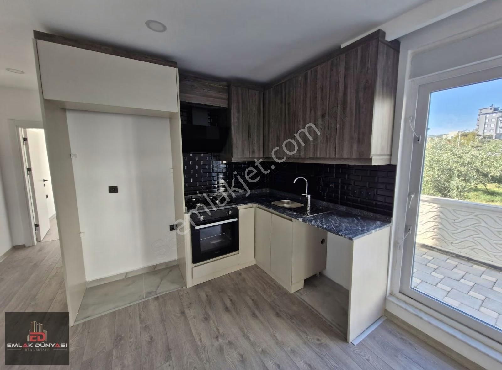 Aydoğmuşta Lüks 1+1 Y.havuzlu Sitede Fırsat Daire