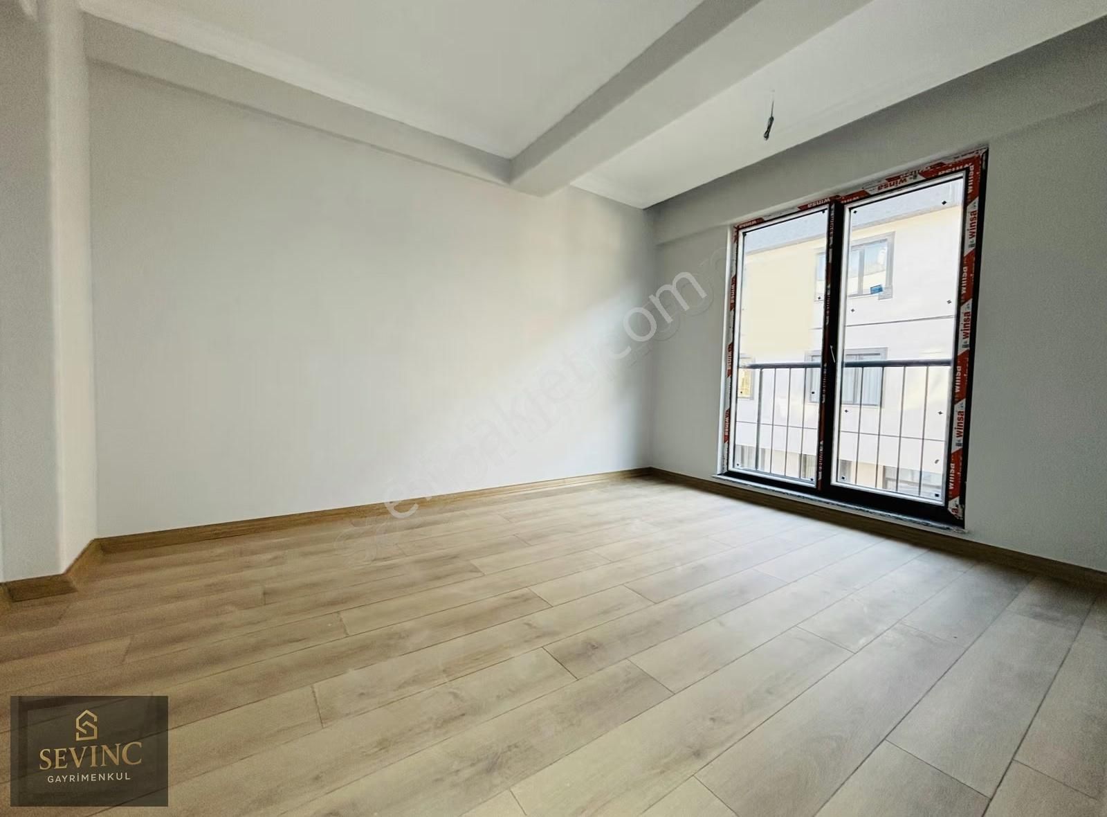 Sevinç'ten Otoparklı Ara Kat Ön Cephe 2+0 Kiralık 'sıfır' Daire - Görsel 9